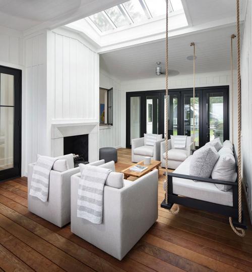 Просторный современный дом прямо у озера в США 13