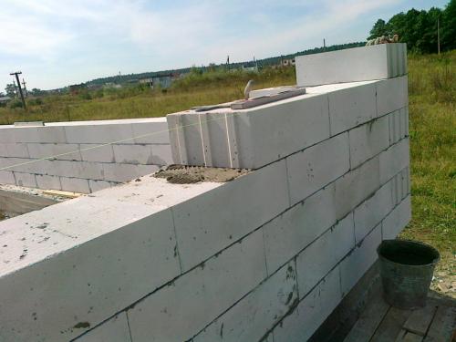 Газосиликатные блоки клей или раствор. Клей или раствор: что выбрать для газоблоков