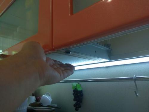 Выключатель для светодиодной ленты на кухне. Подсветка на кухню. Часть первая: Магия бесконтактного включения.