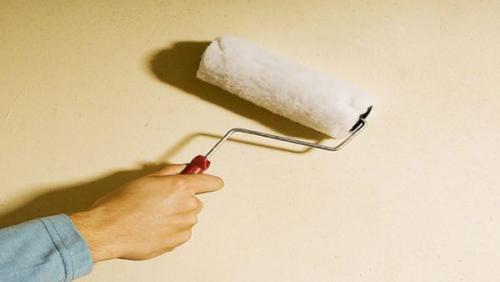 Можно ли на водоэмульсионную краску клеить обои. Этап 1 – подготовка поверхности