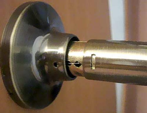 Как открутить ручку дверную. Как снять круглую дверную ручку 08 Как открутить ручку дверную. Как снять круглую дверную ручку 08