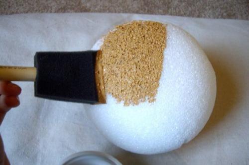 Чем клеить винные пробки. Уро.  Декоративные шары