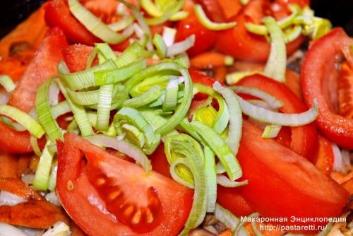 Как варить макароны бантики. Макароны-бантики на подушке из овощей