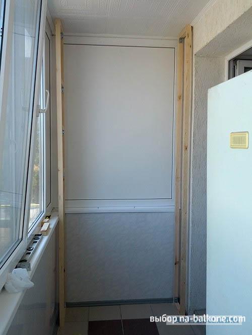 Каркас из брусков для шкафа.