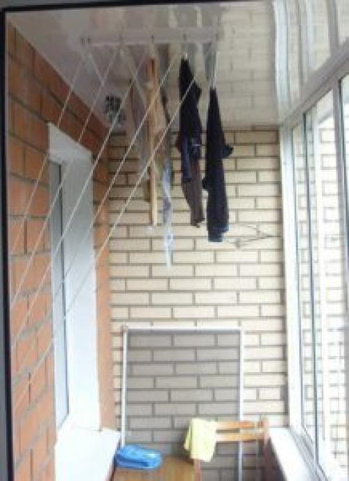 Как сделать сушилку для белья на балконе. Выбор сушилки для белья 01 Как сделать сушилку для белья на балконе. Выбор сушилки для белья 01