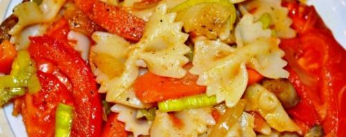 Как варить макароны бантики. Макароны-бантики на подушке из овощей