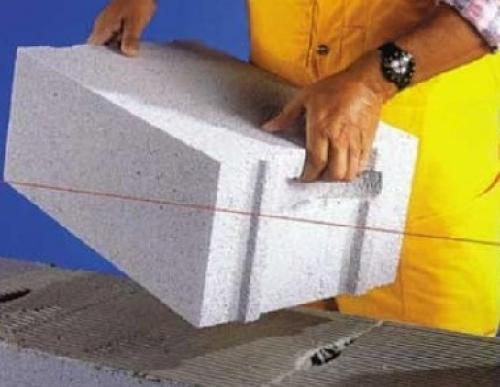 На что кладут газобетонные блоки. Какие материалы понадобятся для строительства? 04