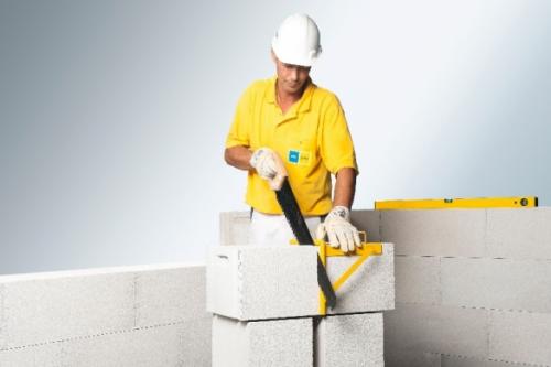 Установка газобетонных блоков. Инструменты, необходимые для строительства дома из газобетона