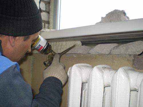 Отделка откосов пластиковых окон снаружи в деревянном доме. Как сделать наружные откосы для пластикового окна? 08 Отделка откосов пластиковых окон снаружи в деревянном доме. Как сделать наружные откосы для пластикового окна? 08