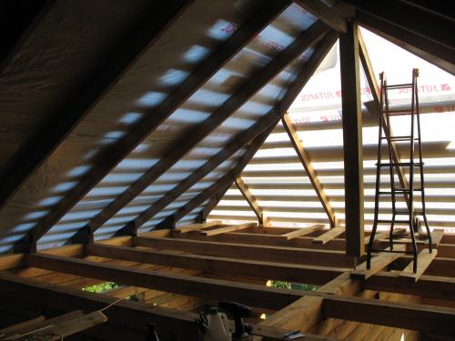 Как правильно укладывать гидроизоляцию под металлочерепицу. Гидроизоляция под металлочерепицу: виды и советы по монтажу 09