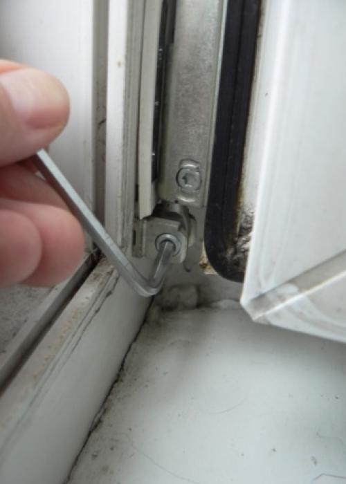 Какой уплотнитель для ПВХ окон лучше. Когда нужна замена уплотнителя 03