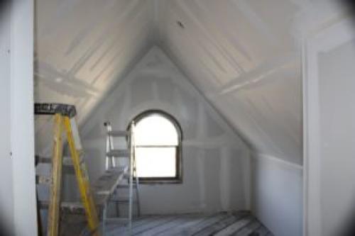 Отделка мансарды своими руками, фото вариантов