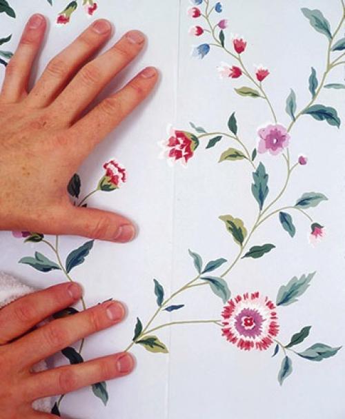 Как клеить виниловые обои встык. Как клеить стыки разных типов обоев