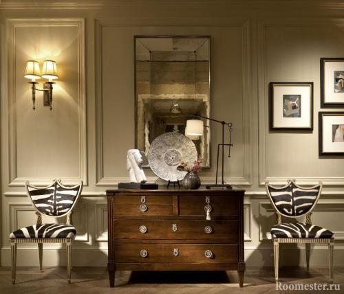 Молдинги на стене с обоями. Оформление стен