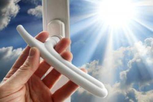 Как прикрутить ручку к пластиковой двери. Виды ручек 07