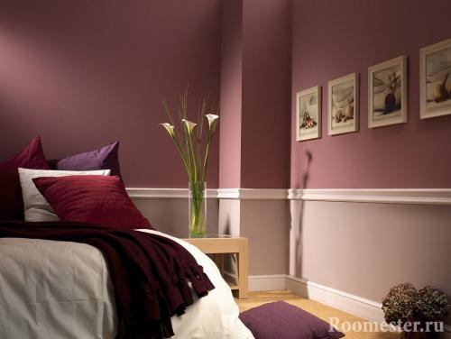 Молдинги на стене с обоями. Оформление стен