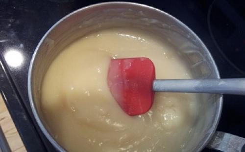 Чем смыть побелку с потолка. Практическая инструкция процесса смывания побелки с потолка 09