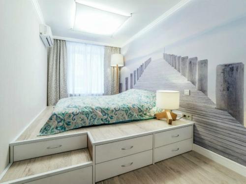 Кровать подиум в узкой комнате. Кровать подиум – обзор лучших современных моделей и особенности их дизайна (120 фото)