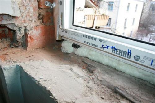 Установка подоконника на пену. Почему нельзя устанавливать подоконники на пену