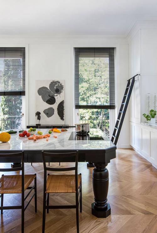 Апартаменты с видом на старинный палаццо в Риме 10