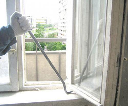 Реставрация деревянных евроокон. Проведение косметического ремонта