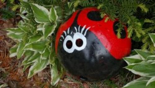 Поделки из дерева для сада своими руками. Поделки для сада своими руками (фото)