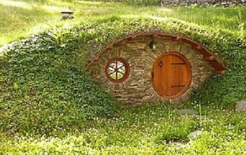 Наземный погреб, как построить. Обычный лабаз с обваловкой 17