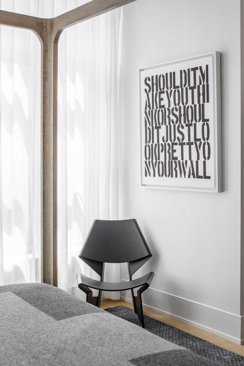 Брутальная квартира в историческом районе Нью-Йорка 08