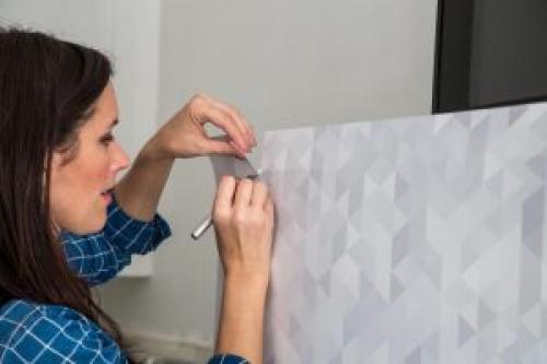 Можно ли обклеить холодильник самоклеющейся пленкой. Как обклеить холодильник самоклеющейся пленкой: инструкция