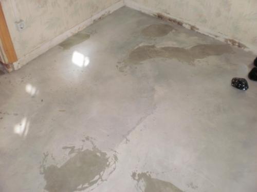 Сделать пол своими руками. Как сделать пол в квартире и частном доме? Виды покрытий, выбор конструкции. Пошаговая инструкция, как выполнить монтаж деревянных полов, заливку бетонного пола, чистовую отделку