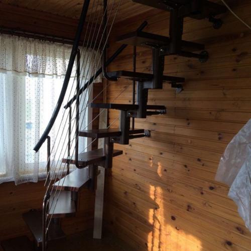 Телескопическая лестница на чердак. Чердачные лестницы — простые конструкции, практичные модели, варианты применения и постройки (125 фото + видео)