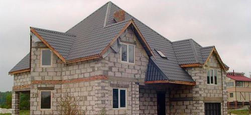 Сколько кубов пеноблока нужно для строительства дома 10 н.  Строим добротный дом из пеноблоков