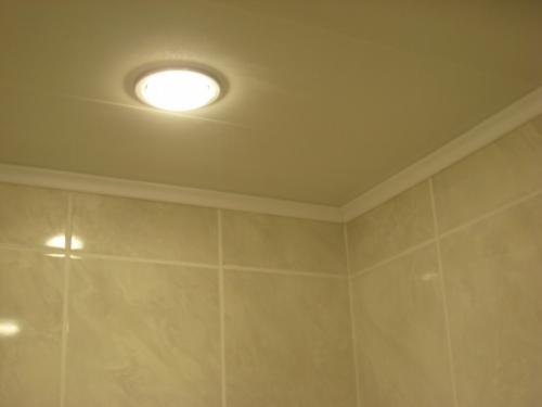 Потолок в ванной своими руками — советы по выбору стиля и дизайна. Способы монтажа и варианты отделки потолка