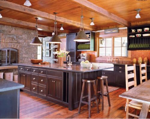 Классические интерьеры с яркими акцентами 38