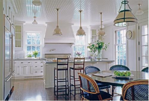 Классические интерьеры с яркими акцентами 23