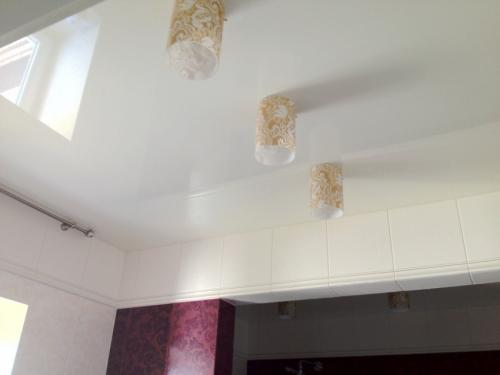 Потолок в ванной своими руками — советы по выбору стиля и дизайна. Способы монтажа и варианты отделки потолка