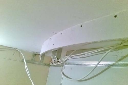 Потолок из гипсокартона в маленькой ванной. Делаем потолок в ванной: установка гипсокартона своими руками