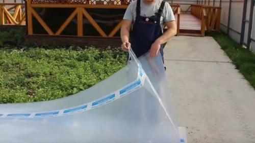 Монтаж поликарбоната на металлический каркас инструкция. Шайбы и саморезы 03