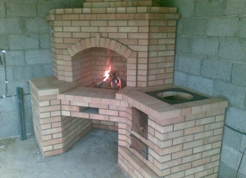 Виды барбекю из кирпича. Барбекю из кирпича своими руками — секреты мастера, как сделать уличный комплекс мангал и печь-барбекю из кирпича самостоятельно! (фото и видео)