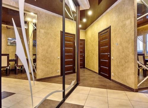 Чем отделать стены в прихожей. Отделка в квартире