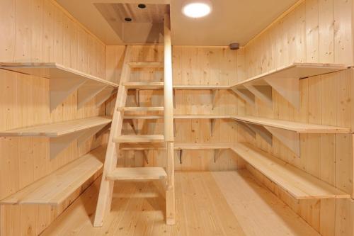 Навес над погребом своими руками. Возведение погреба