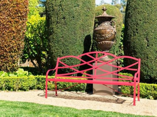 Лавочки из профильной трубы. Лавочка из профильной трубы своими руками 04