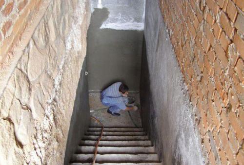 Отделка пола подвала камнем. Виды ремонта подвального помещения 02