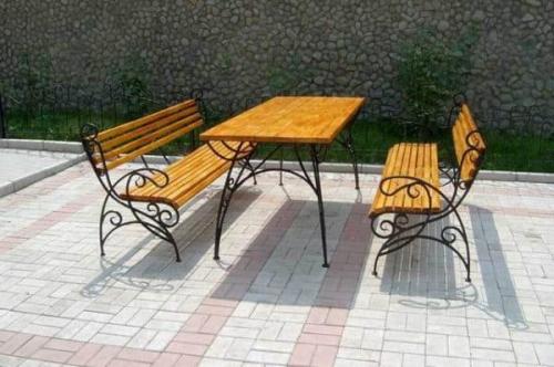 Скамейка для дачи из металла. Описание скамеек для дачи и виды конструкций