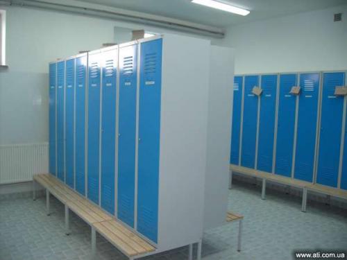 Металл шкафчики раздевалки. Преимущества и недостатки