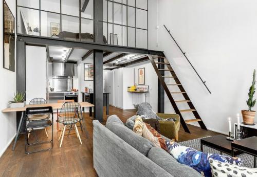 Оформление колонн в интерьере лофт. Колонны в интерьере