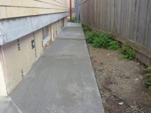 Дизайн отмостки вокруг дома из бетона. Какие к отмостке предъявляются требования