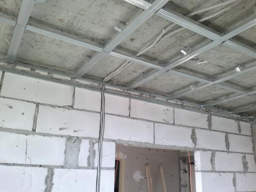 Как сделать подвесной потолок. Подвесной потолок своими руками