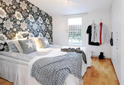 Обои в спальне 04