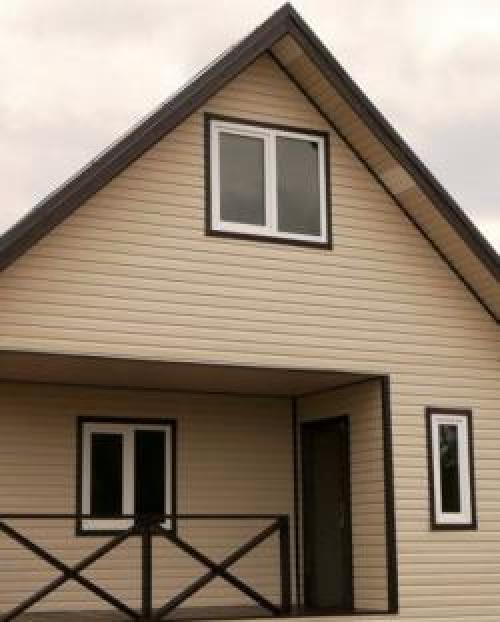 Приоконная планка для сайдинга. Оконный проем с откосами шириной до двадцати сантиметров